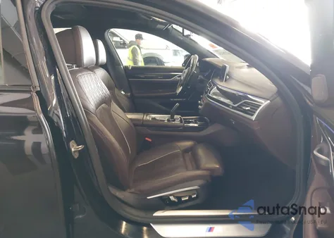 2017 BMW 750I xDrive z USA, uszkodzony, nr VIN WBA7F2C54HG421770